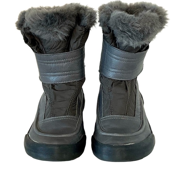 CLARKS Gilby Merilyn Waterproof Boots Leather Faux Fur Sz 7 Weatherproof Winter - Picture 2 of 10